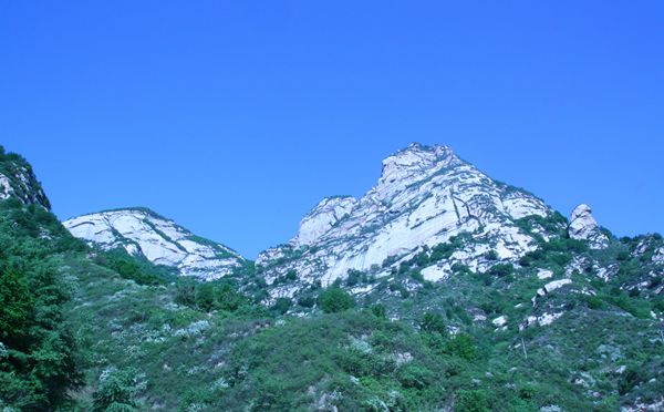 天生橋風景區的“駱駝山”。（台灣網 郭曉康攝）