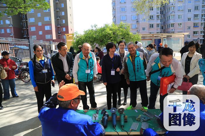 到雲崗街道雲西路社區參訪。