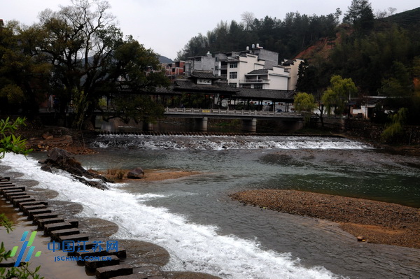 山青水綠風光旖旎 全國網媒記者遊覽寧德壽寧千年古村