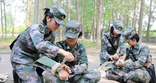 通信女兵，你敢挑戰嗎？