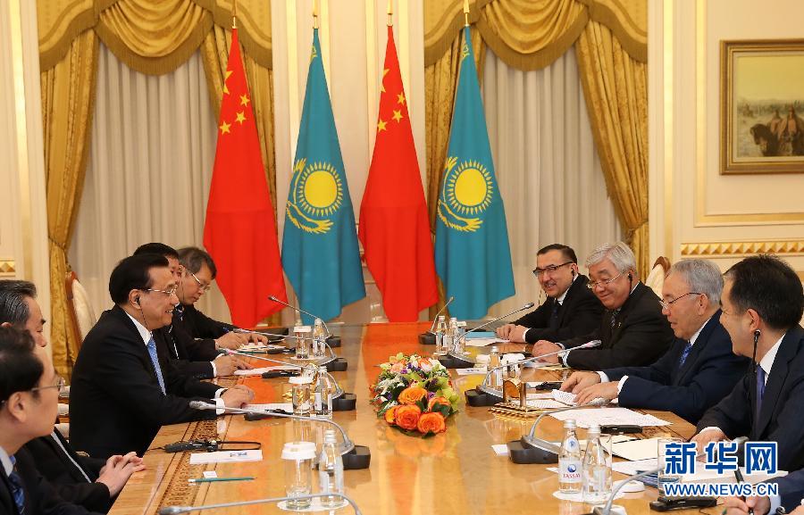 12月14日，國務院總理李克強在阿斯塔納會見哈薩克總統納扎爾巴耶夫。 新華社記者 龐興雷 攝