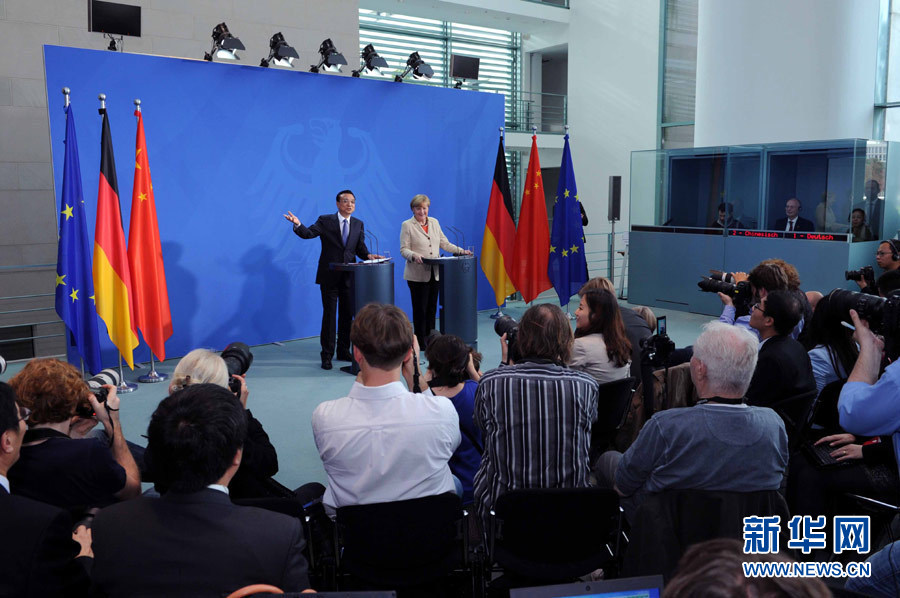 李克強與德國總理默克爾共同會見記者