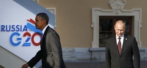 在聖彼得堡G20峰會上，奧巴馬抵達康斯坦丁宮參加G20峰會，與普京握手後離開。