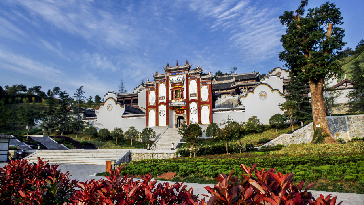 2.屈原祠山門照片_副本1.jpg