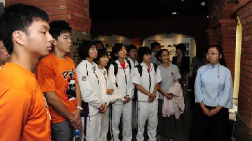 19.臺灣新竹清華大學參學生觀西南聯大博物館_副本1.jpg