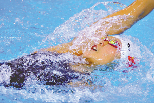 昨天，廣州亞運會女子二百米仰泳中國趙菁奪冠。